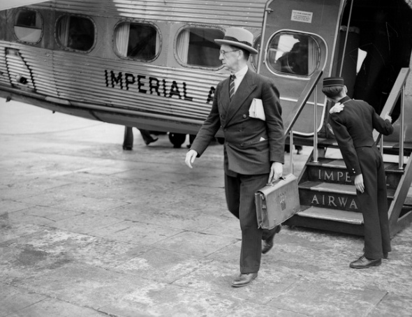 circa 1938:  Sir Robert Hodgson arriving at Croydon from Paris on an Imperial Airways flight.  (Photo by London Express/Getty Images)