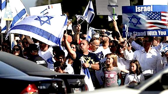 Supporters of Israel descended on the Federal Building on Wilshire Boulevard to show support for the nation as renewed fighting has taken place recently between Israelis and Palestinians. Rick Loomis / Los Angeles Times